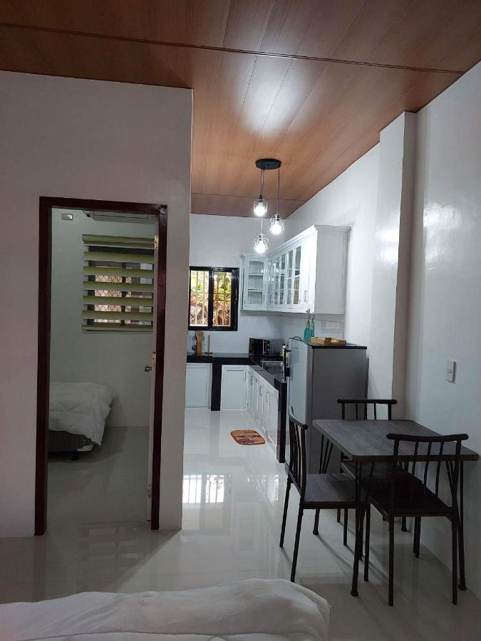 Flb Apartelle Los Banos Los Banos  Exterior photo
